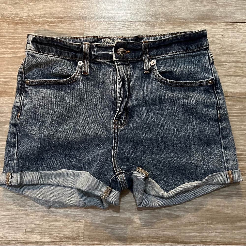 Wild Fable Distressed Denim Shorts Size 8